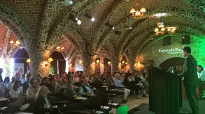 Texto alternativo aquí