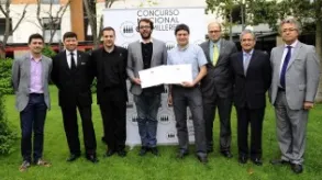 Texto alternativo aquí