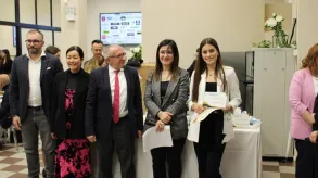 Texto alternativo aquí