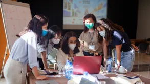 Texto alternativo aquí