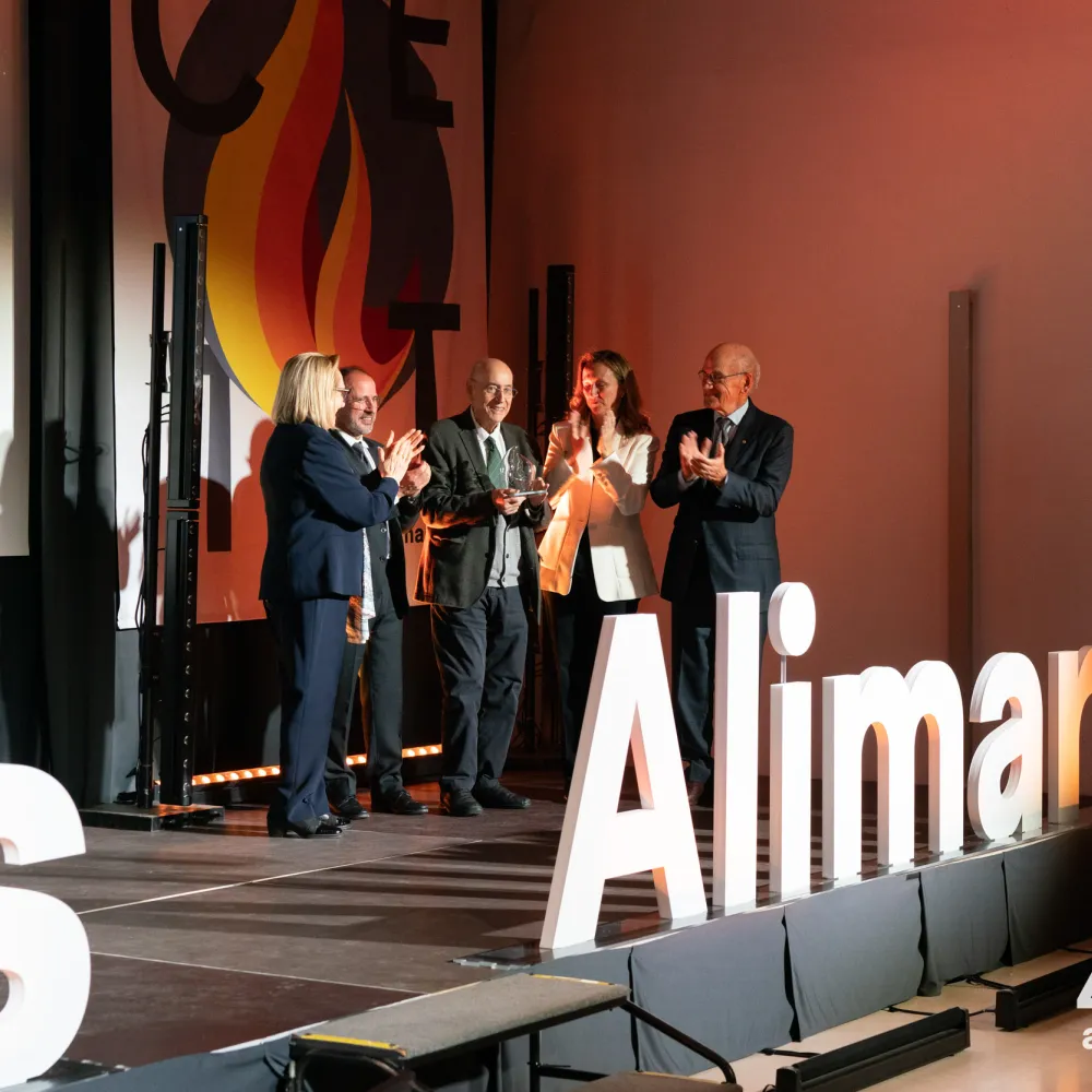 El Sr. Pacó Solé, rebent el premi