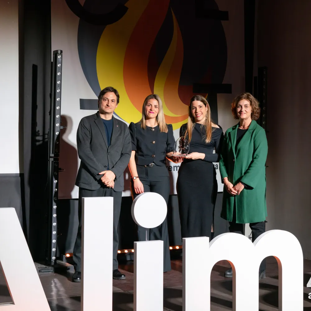 Foto de l'equip de Xocolates Simón Coll rebent el premi