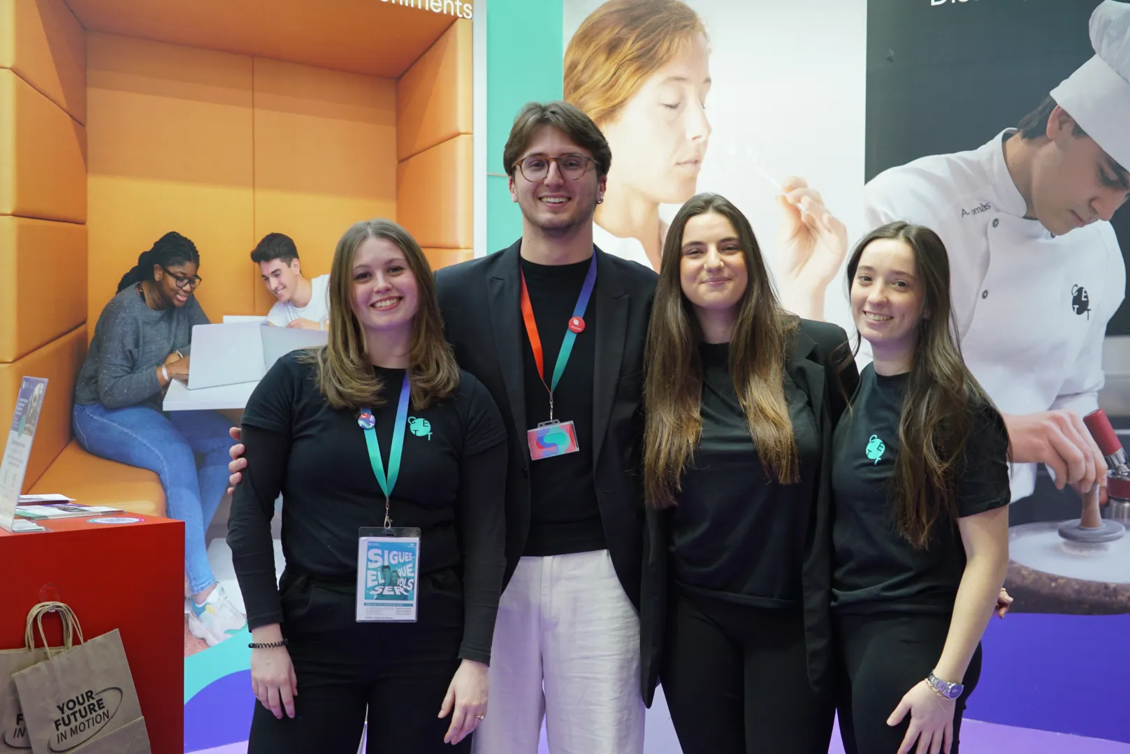 El equipo informador del CETT en el Saló de l'Ensenyament