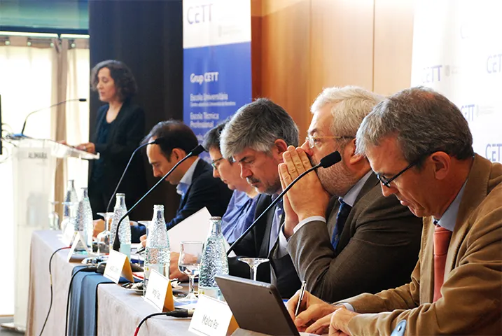 Texto alternativo aquí