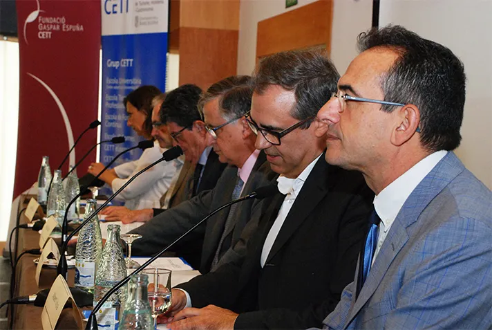 Texto alternativo aquí