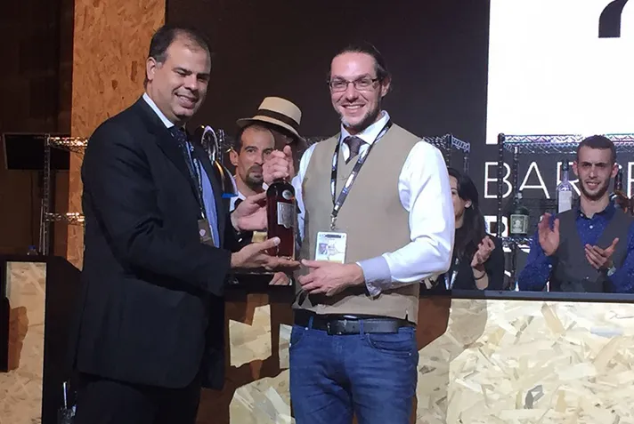 Texto alternativo aquí