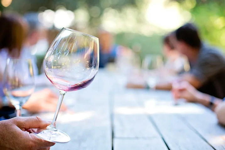 Texto alternativo aquí